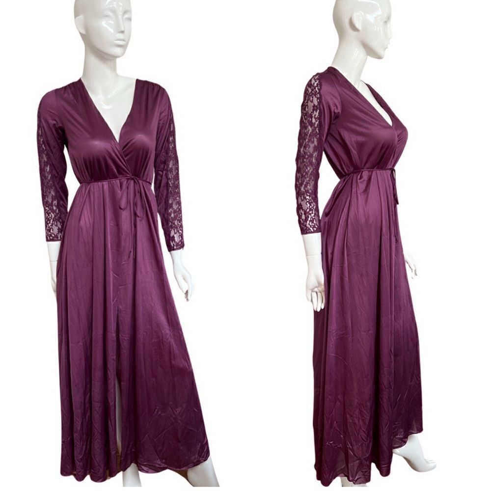 Sultry 1970s Plum Lace Surplice Wrap Nightgown Robe